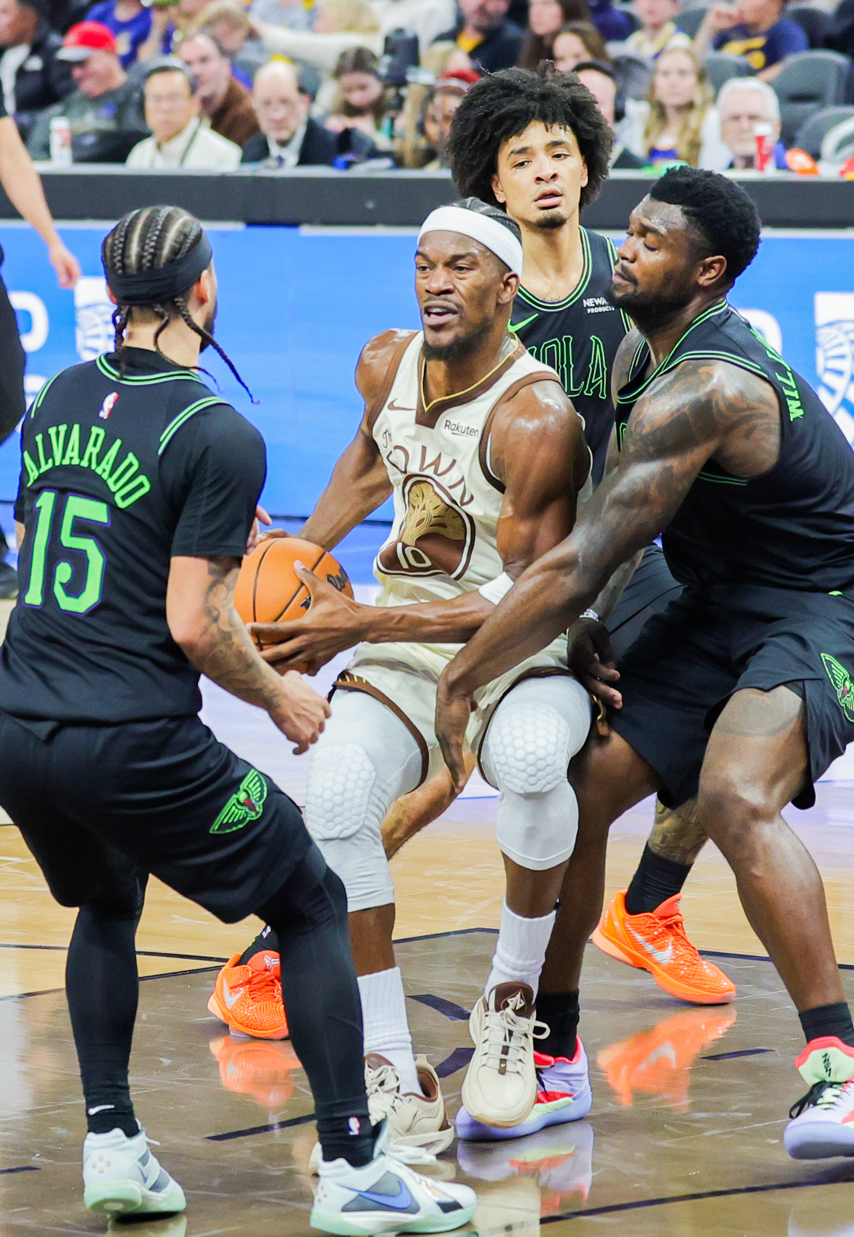 新奥尔良鹈鹕战胜孟菲斯灰熊，NBA青年军表现亮眼