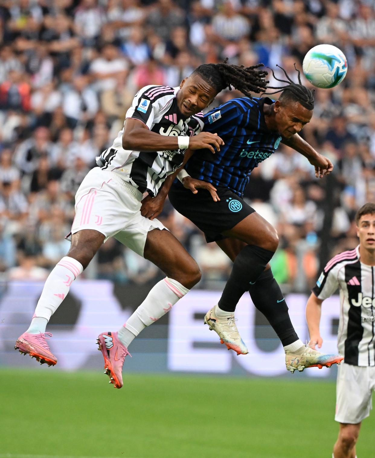 国际米兰意甲击败卡利亚里巴雷拉抽射得分(ac米兰卡利亚里比分)